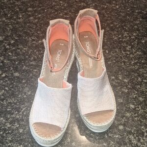 Toms Women's Espadrilles in Pink and Tan